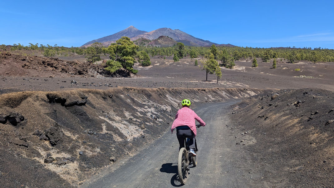 Towards the volcanoes